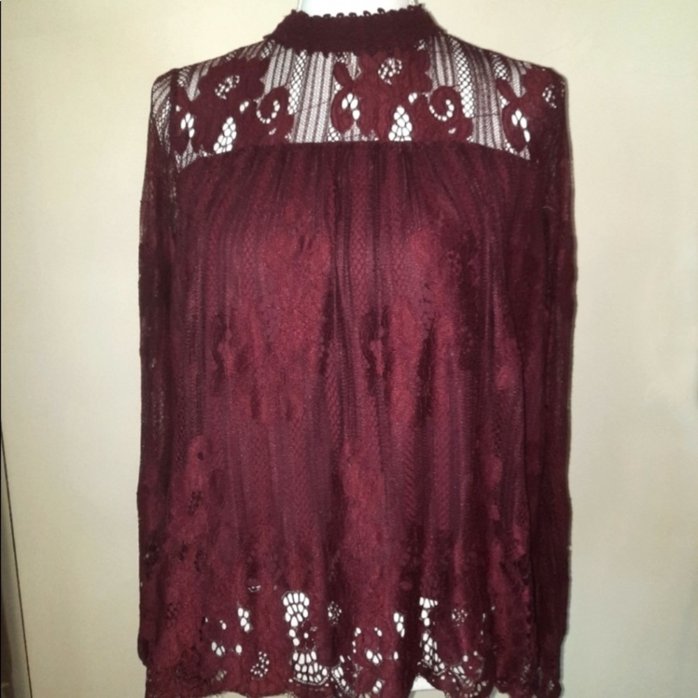 Xhilaration lace top
